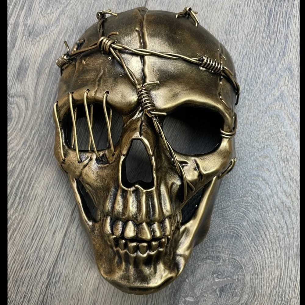Skeleton mask with barbed wire and 